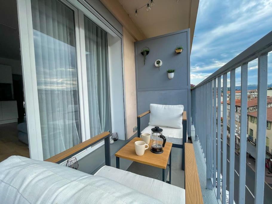 Le Lagon Bleu - Appt Wifi Parking Balcon Le Puy-en-Velay Exteriör bild